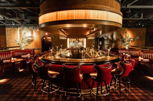 Drake’s Hollywood restaurant, bar and lounge in Dallas installed a crystal-clear audio system featuring Symetrix DSP Prism 8×8.