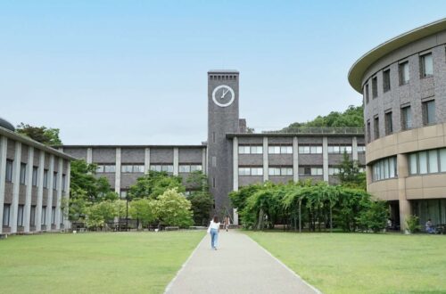 Symetrix Radius NX 12×8 DSPs were installed on all campuses of Ritsumeikan University (supporting remote learning in all classrooms.
